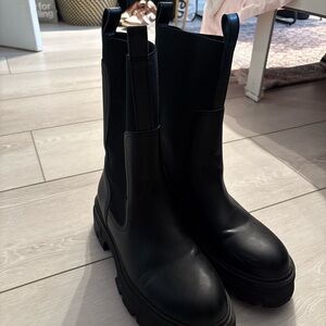 Black Leather Women's Boots
